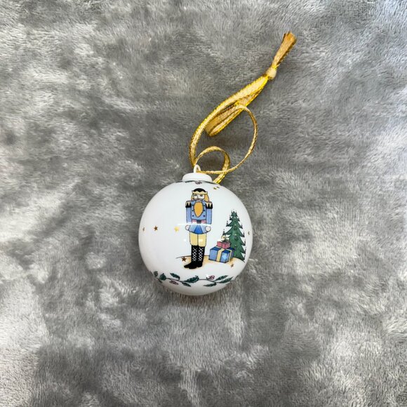 Vintage AK Kaiser christmas ornament porcelain ball w/ hand painted nutcracker - Picture 4 of 11